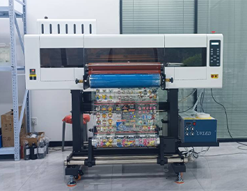 Impresora UV DTF modelo F604 con un ancho de impresión de 60cm imprime etiquetas de alta calidad para una gran aplicación